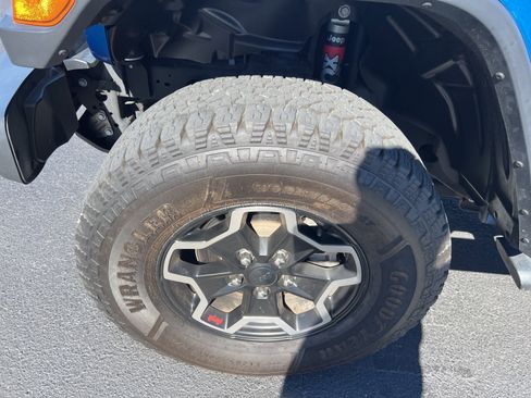 Used 2021 Jeep Gladiator Rubicon image 12