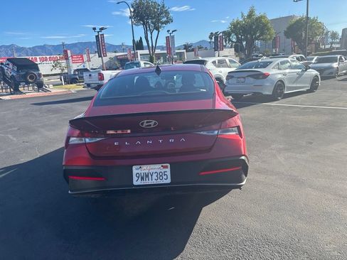 Used 2025 Hyundai Elantra Sport FWD image 5