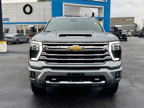 Used 2025 Chevrolet Silverado 3500 High Country w/ High Country Premium Package image 8