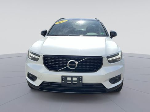 Used 2020 Volvo XC40 T4 R-Design w/ Protection Package Premier image 12