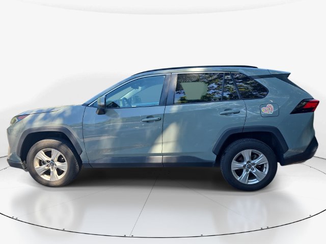 Used 2020 Toyota RAV4 XLE w/ Convenience Package FWD image 9