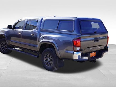 Used 2023 Toyota Tacoma SR5 AWD/4WD image 7