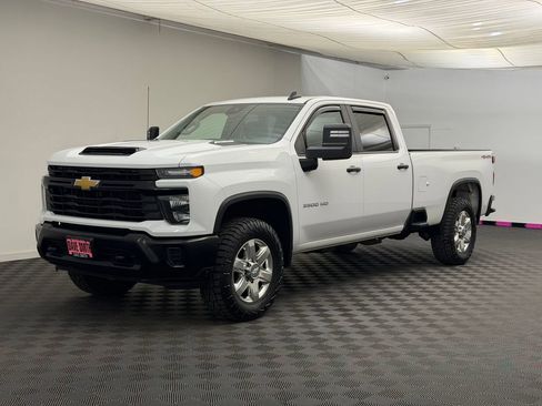 Used 2025 Chevrolet Silverado 3500 W/T image 1
