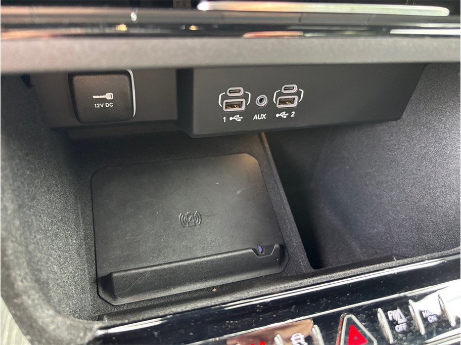 Used 2024 Jeep Wagoneer Series II w/ Flexible Seating Group RWD image 38