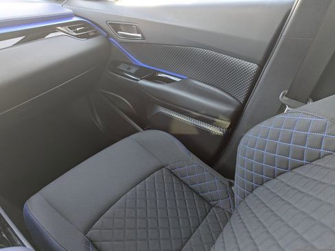 Used 2022 Toyota C-HR XLE image 13