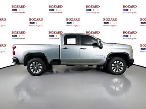 Used 2025 Chevrolet Silverado 2500 Custom w/ Custom Convenience Package image 9