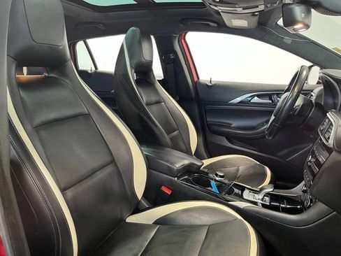 Used 2018 INFINITI QX30 Sport w/ Sport Leather Package FWD image 10