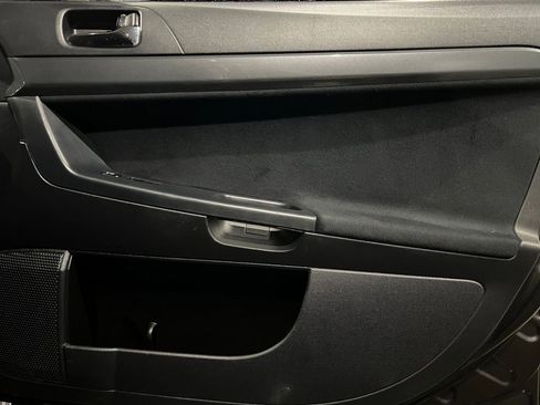 Used 2010 Mitsubishi Lancer Evolution GSR image 10