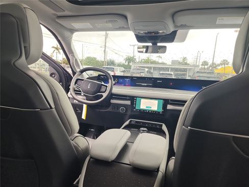New 2026 Lincoln Navigator L Black Label AWD/4WD image 25