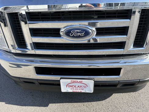 Used 2022 Ford E-450 and Econoline 450 Super Duty w/ Motorhome Prep Package image 38