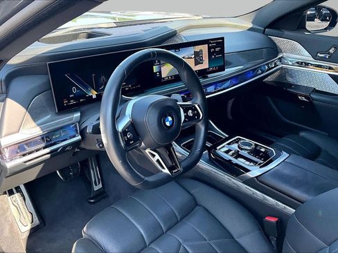 Used 2023 BMW 760i xDrive AWD/4WD image 17