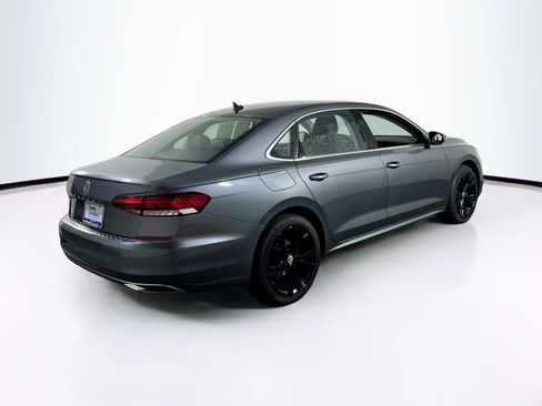 Used 2022 Volkswagen Passat 2.0T SE FWD image 5
