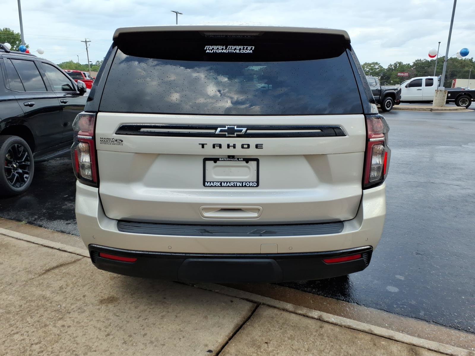 Used 2024 Chevrolet Tahoe Z71 w/ Luxury Package AWD/4WD image 4