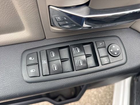 Used 2012 RAM 1500 Classic SLT w/ Luxury Group image 18