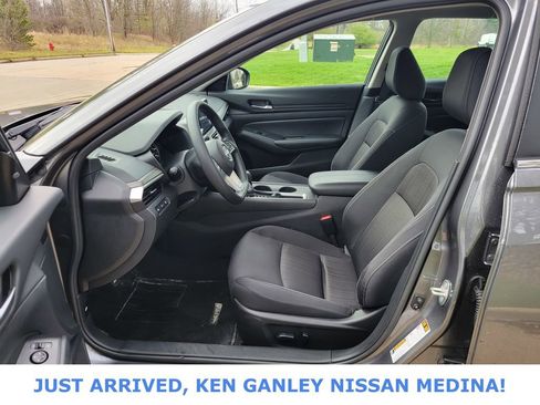 Certified 2025 Nissan Altima 2.5 SV image 13