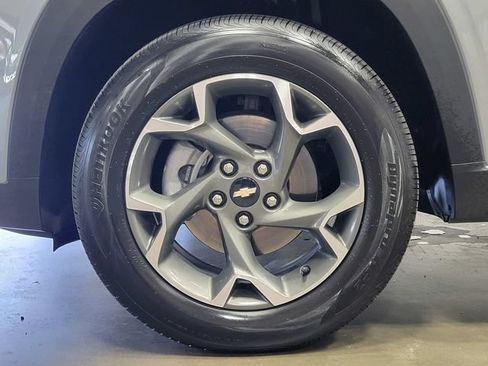 Used 2024 Chevrolet Trax LT w/ Driver Confidence Package FWD image 10