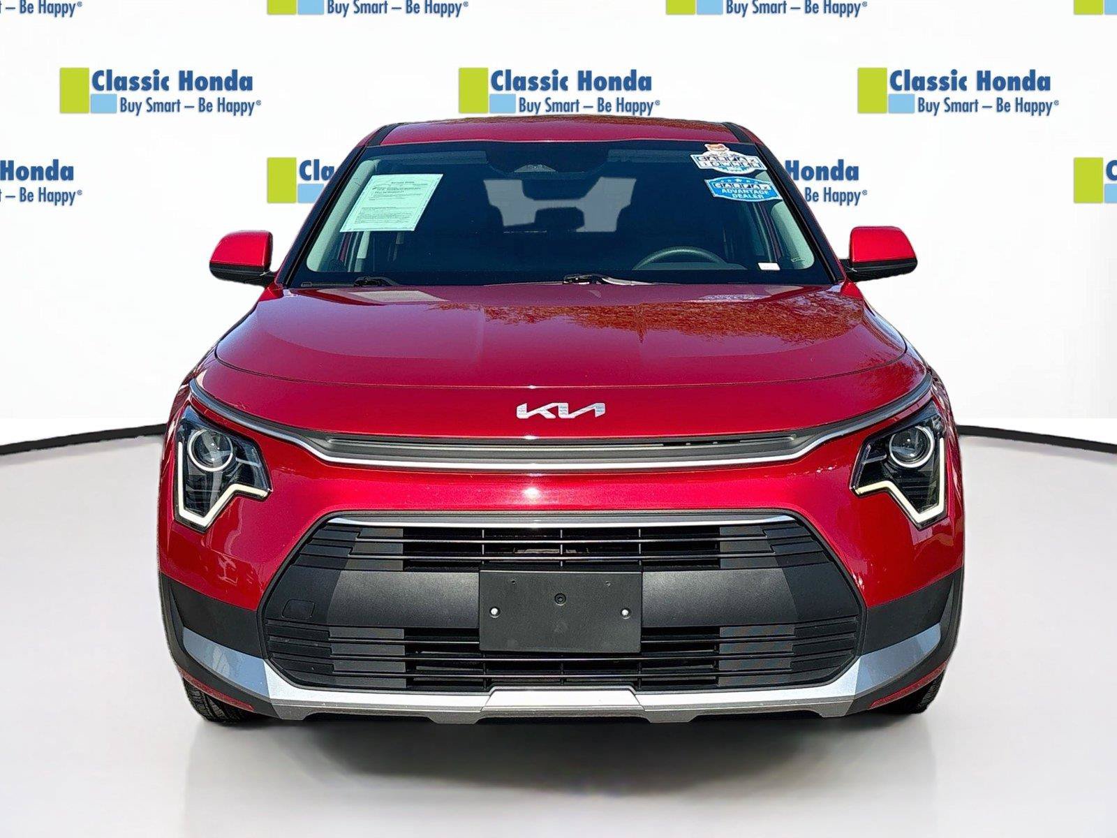 Used 2025 Kia Niro LX FWD image 2