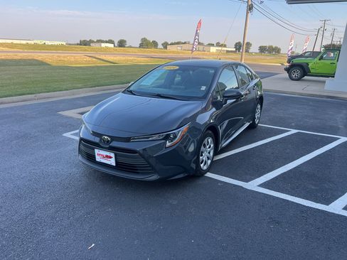 Used 2024 Toyota Corolla LE FWD image 4