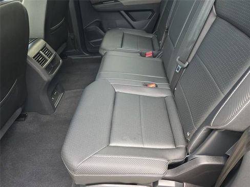 Used 2023 Volkswagen Atlas Cross Sport SE w/ Panoramic Sunroof Package FWD image 13