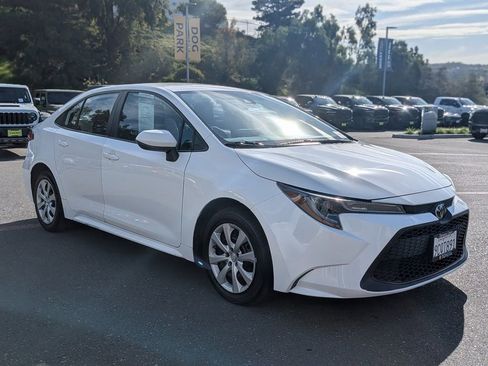 Used 2022 Toyota Corolla LE image 7