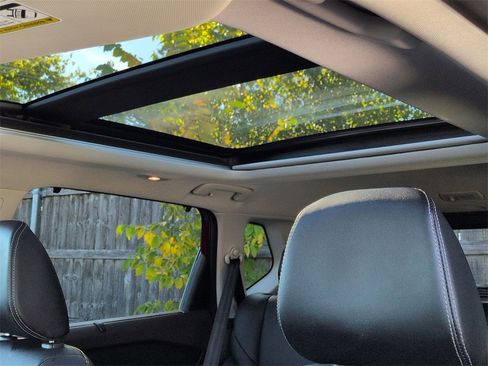 Used 2021 Nissan Rogue SL w/ Premium Package image 15