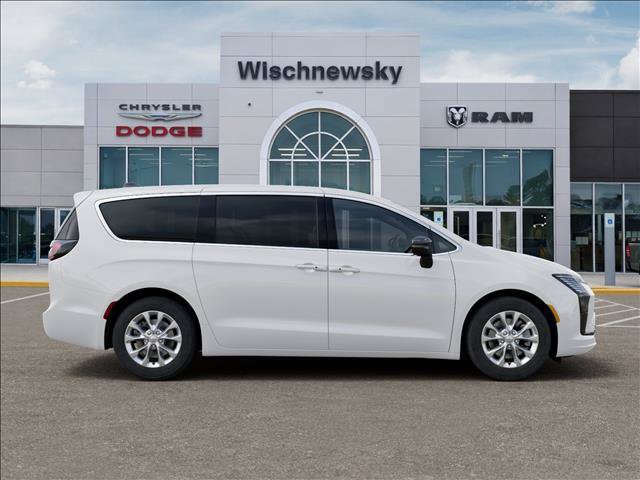 New 2027 Chrysler Pacifica Select w/ Family Tech Group AWD/4WD image 21