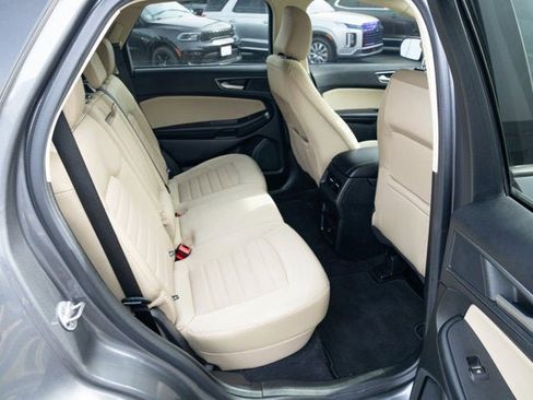 Used 2022 Ford Edge SE image 38