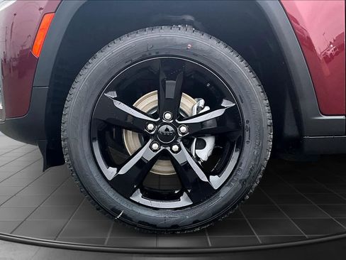 New 2026 Jeep Grand Cherokee Limited image 8