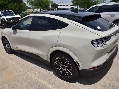 Certified 2025 Ford Mustang Mach-E Premium AWD/4WD image 7