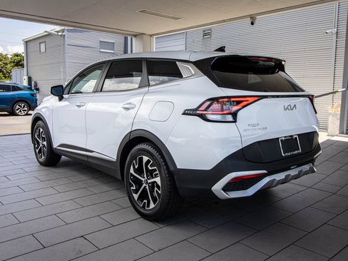 Used 2024 Kia Sportage EX FWD image 11