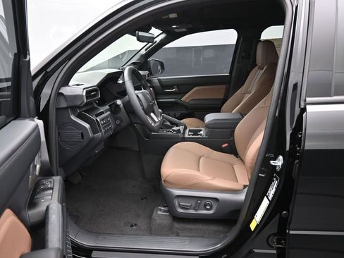 Certified 2025 Toyota 4Runner Limited AWD/4WD image 11
