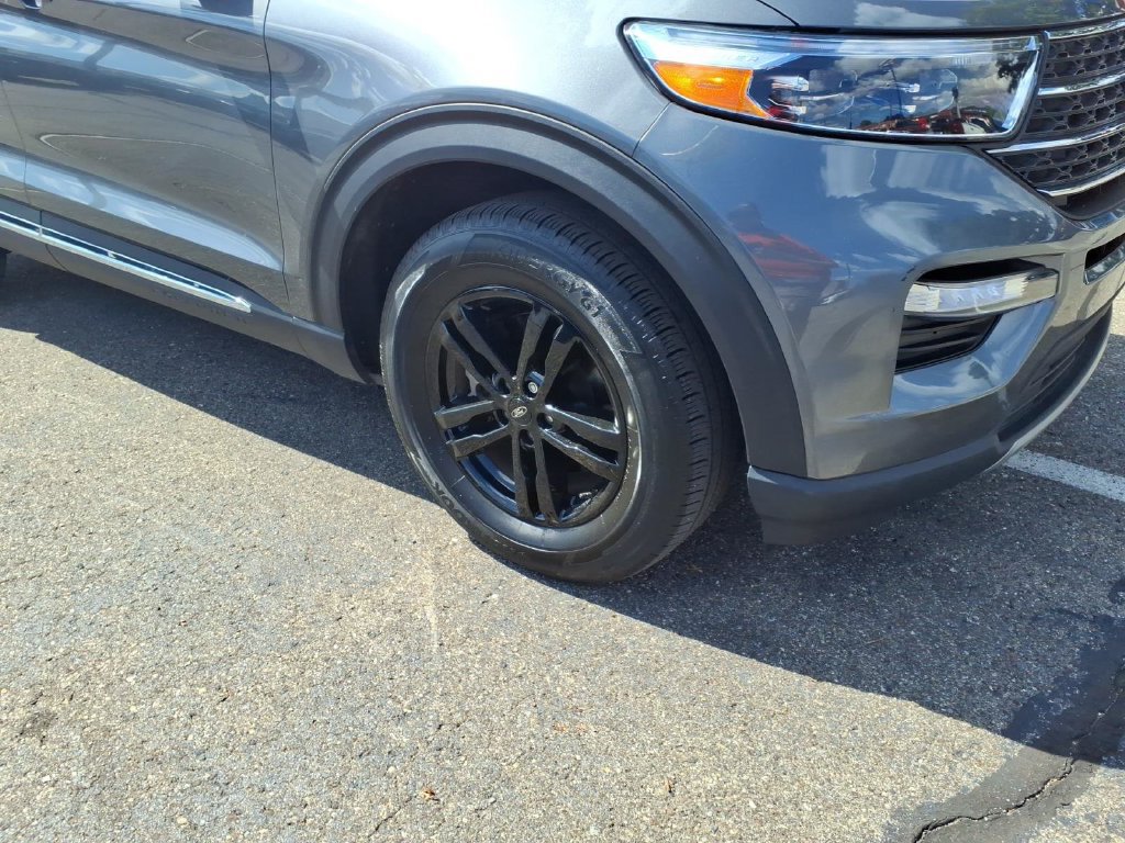 Certified 2024 Ford Explorer XLT w/ Equipment Group 202A AWD/4WD image 5