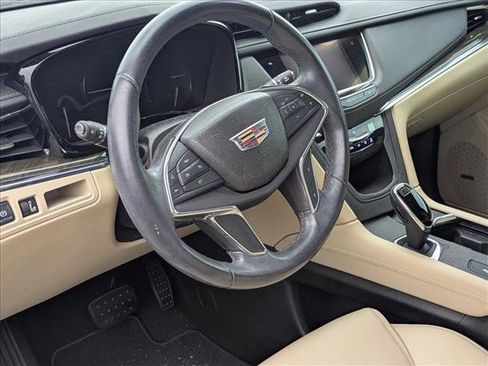 Used 2017 Cadillac XT5 FWD image 9