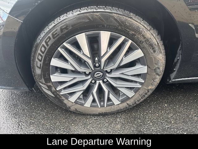 Used 2025 Nissan Altima 2.5 SV AWD/4WD image 10