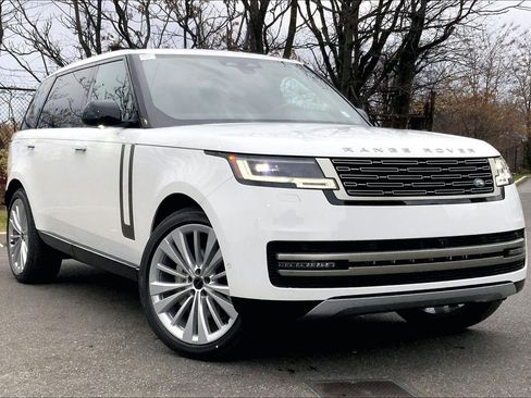 New 2026 Land Rover Range Rover Long Wheelbase SE image 2