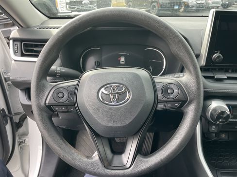 Used 2025 Toyota RAV4 XLE image 43