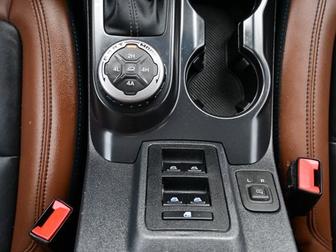 Used 2024 Ford Bronco Outer Banks w/ Sasquatch Package image 21