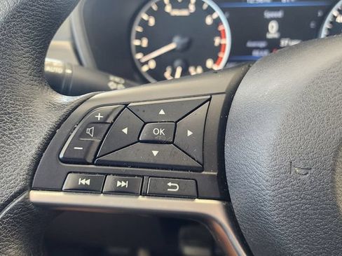 Used 2024 Nissan Altima 2.5 SV FWD image 23