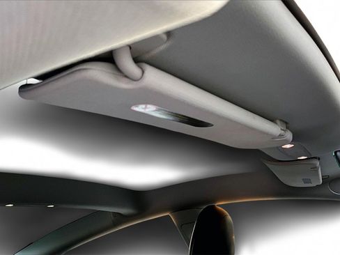 Used 2023 Tesla Model 3 Standard Range image 25