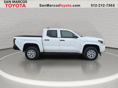Used 2025 Toyota Tacoma SR image 4