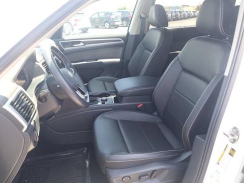 Used 2023 Volkswagen Atlas SE w/ Black Wheel Package AWD/4WD image 19