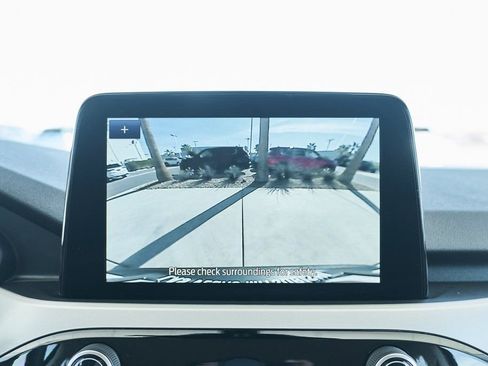 Used 2022 Ford Escape SE image 47