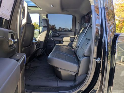 Used 2022 GMC Sierra 3500 Denali w/ Denali Ultimate Package image 28