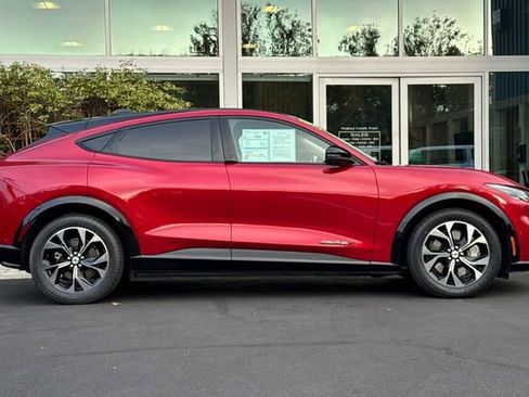 Certified 2022 Ford Mustang Mach-E Premium image 3