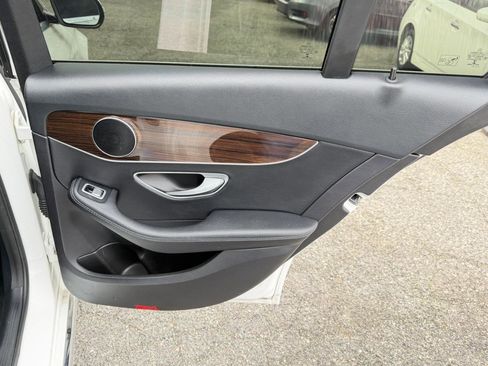 Used 2017 Mercedes-Benz C 300 4MATIC Sedan image 39