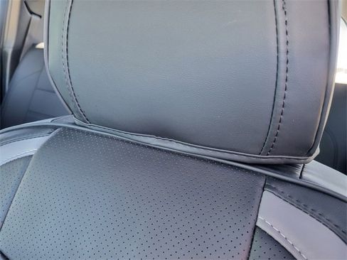 Used 2019 Toyota Tacoma TRD Off-Road w/ Technology Package image 16