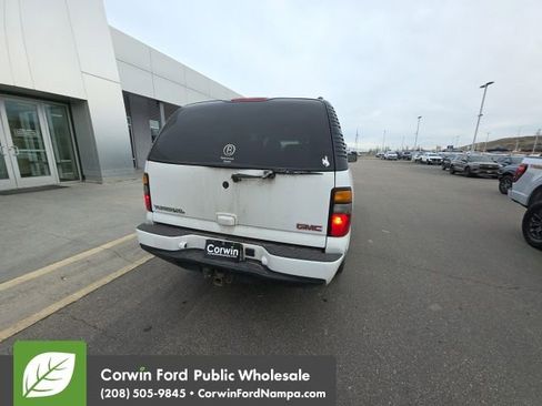Used 2005 GMC Yukon XL Denali image 14