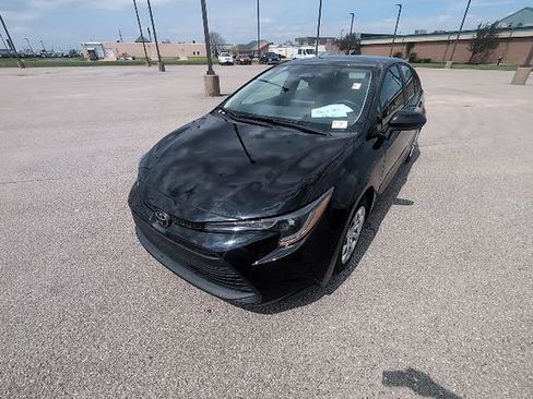 Certified 2025 Toyota Corolla LE image 9