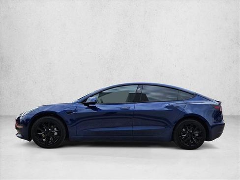 Used 2022 Tesla Model 3 image 9