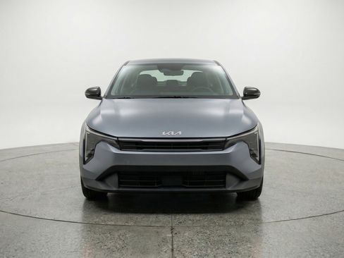 Used 2025 Kia K4 FWD image 2